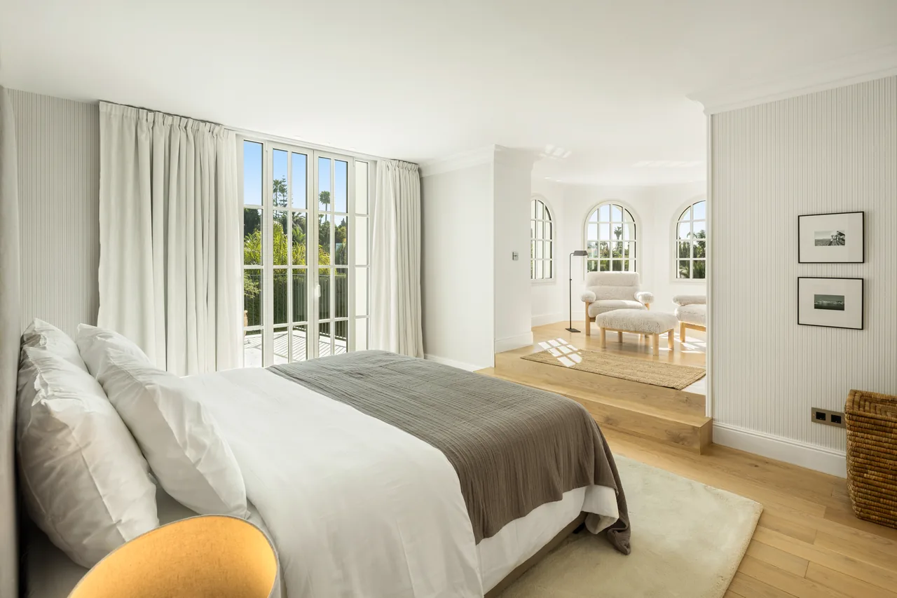 5-bedroom villa in Nueva Andalucia with private pool and private garden — image 5