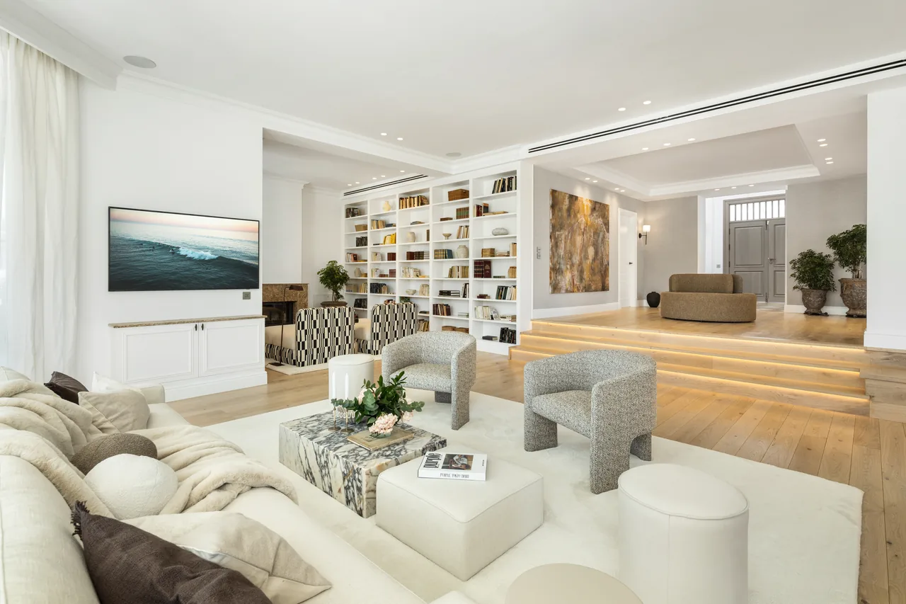 5-bedroom villa in Nueva Andalucia with private pool and private garden — image 25