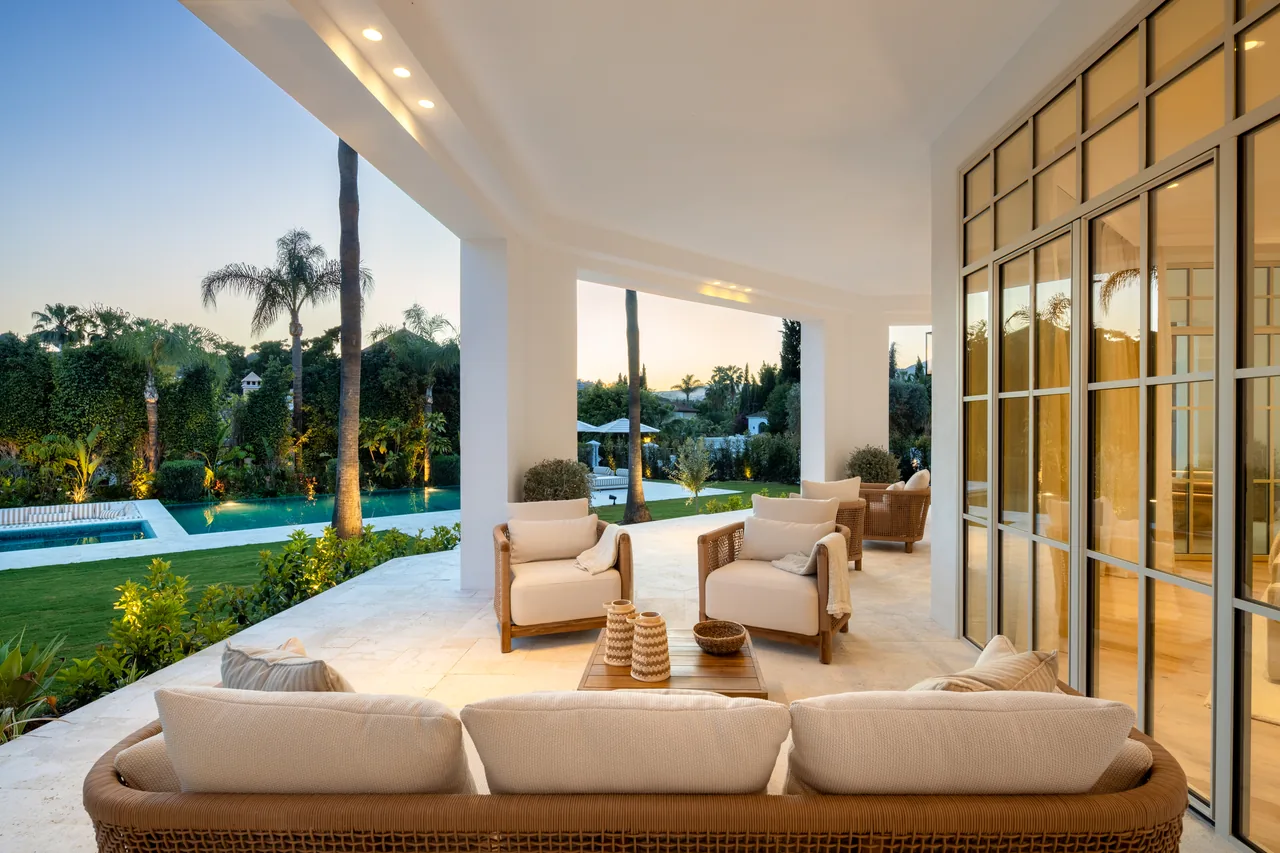 5-bedroom villa in Nueva Andalucia with private pool and private garden — image 31