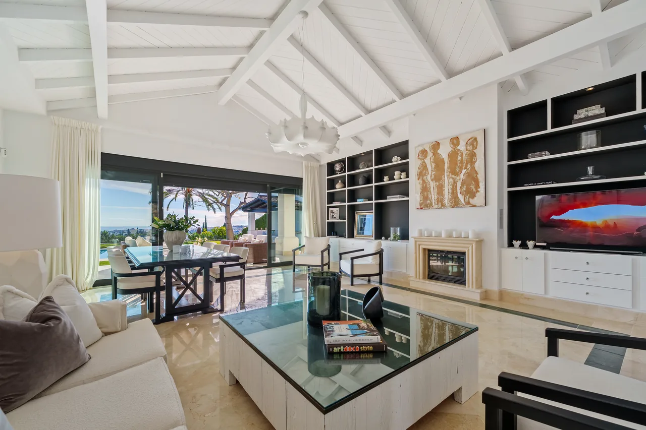4-bedroom villa in La Quinta with private pool and private garden — image 62