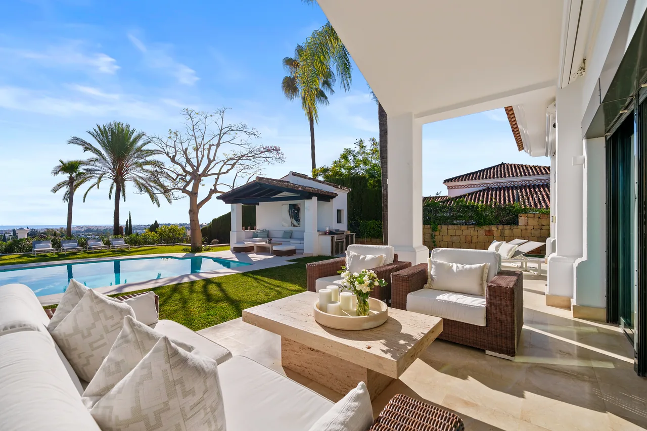 4-bedroom villa in La Quinta with private pool and private garden — image 65