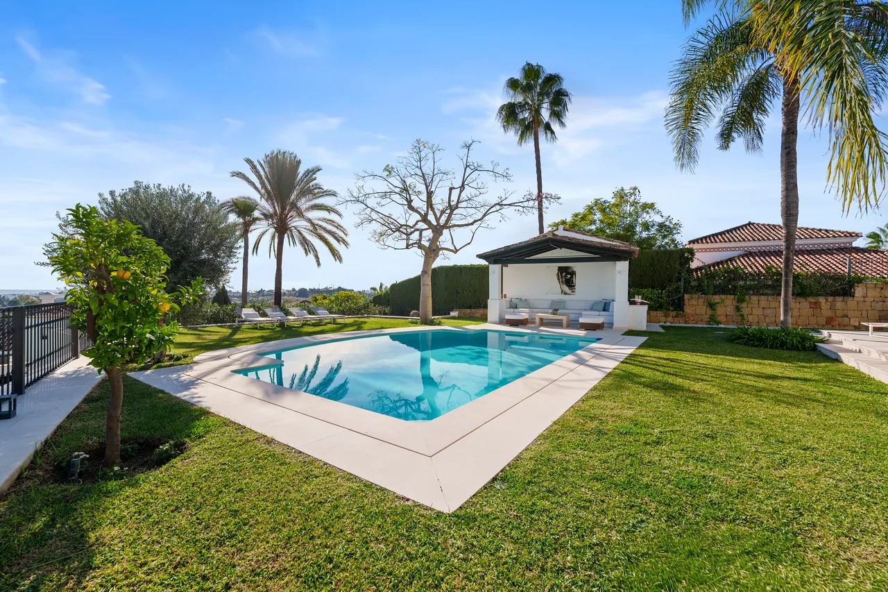 4-bedroom villa in La Quinta with private pool and private garden — image 69