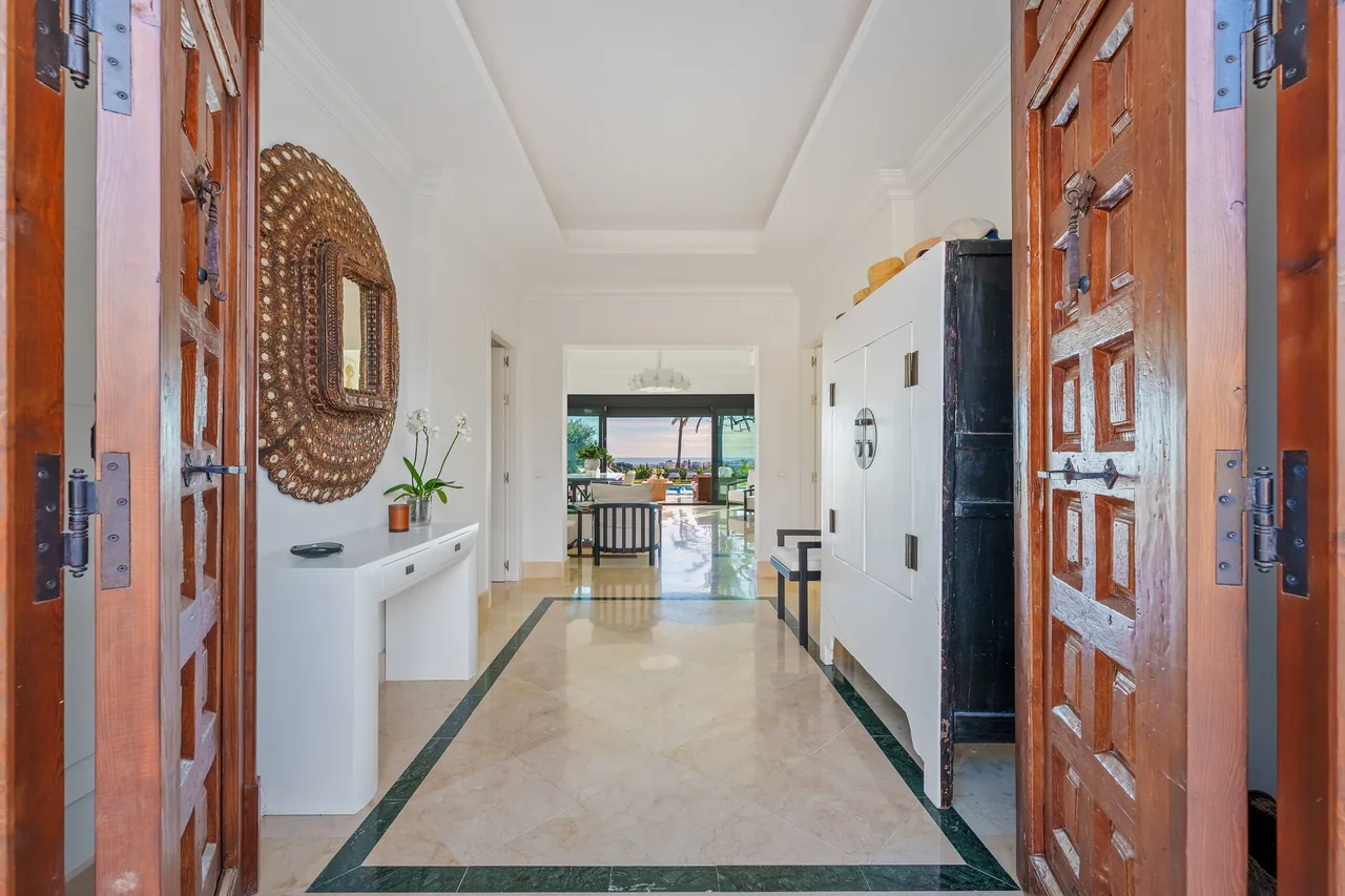 4-bedroom villa in La Quinta with private pool and private garden — image 79