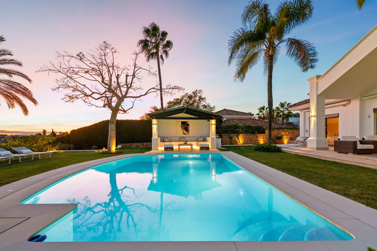 4-bedroom villa in La Quinta with private pool and private garden — image 89
