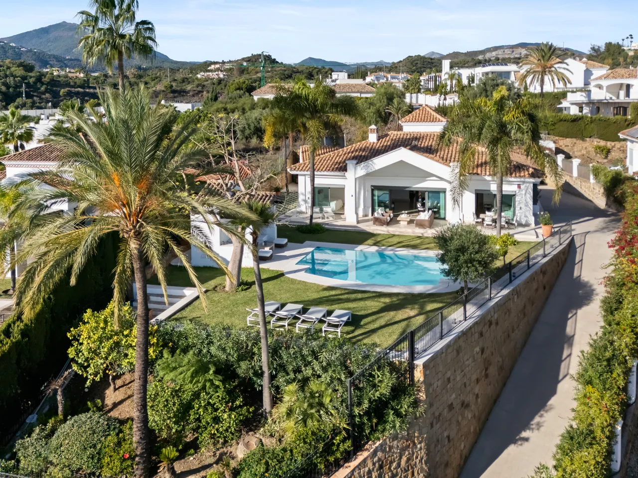 4-bedroom villa in La Quinta with private pool and private garden — image 101