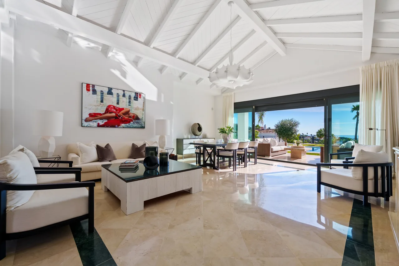 4-bedroom villa in La Quinta with private pool and private garden — image 107