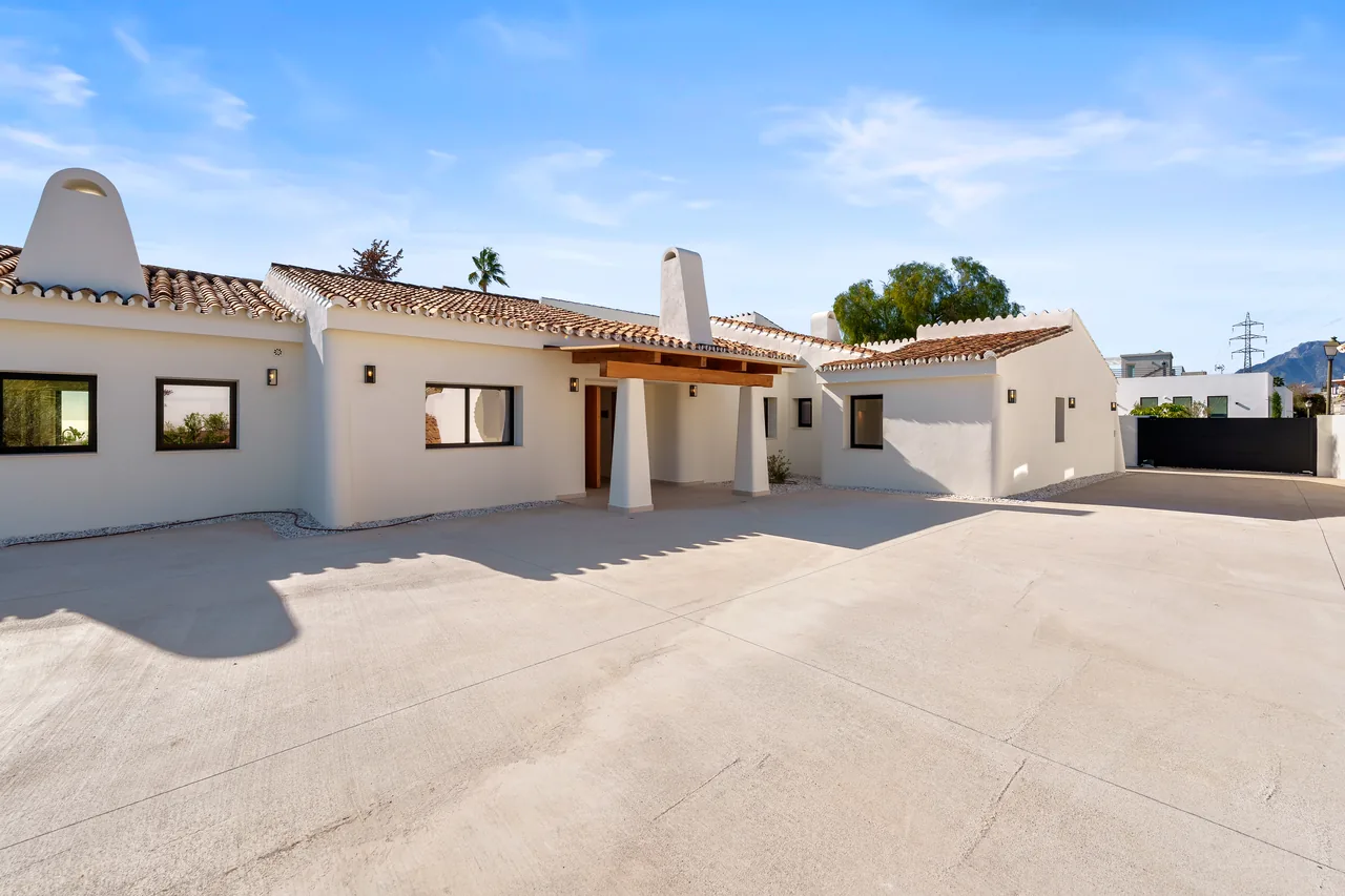 5-bedroom villa in El Rosario with private pool and private garden — image 23