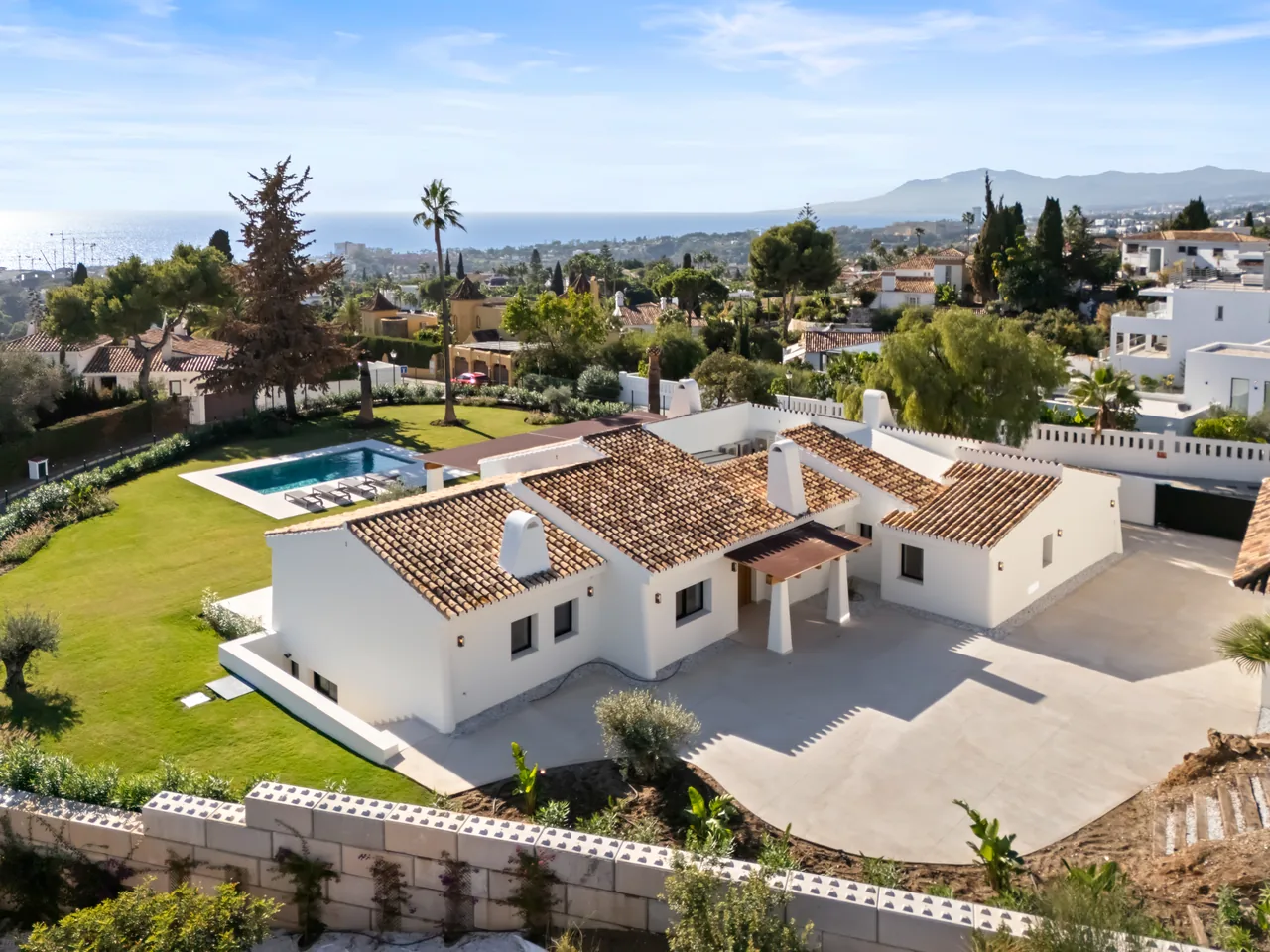 5-bedroom villa in El Rosario with private pool and private garden