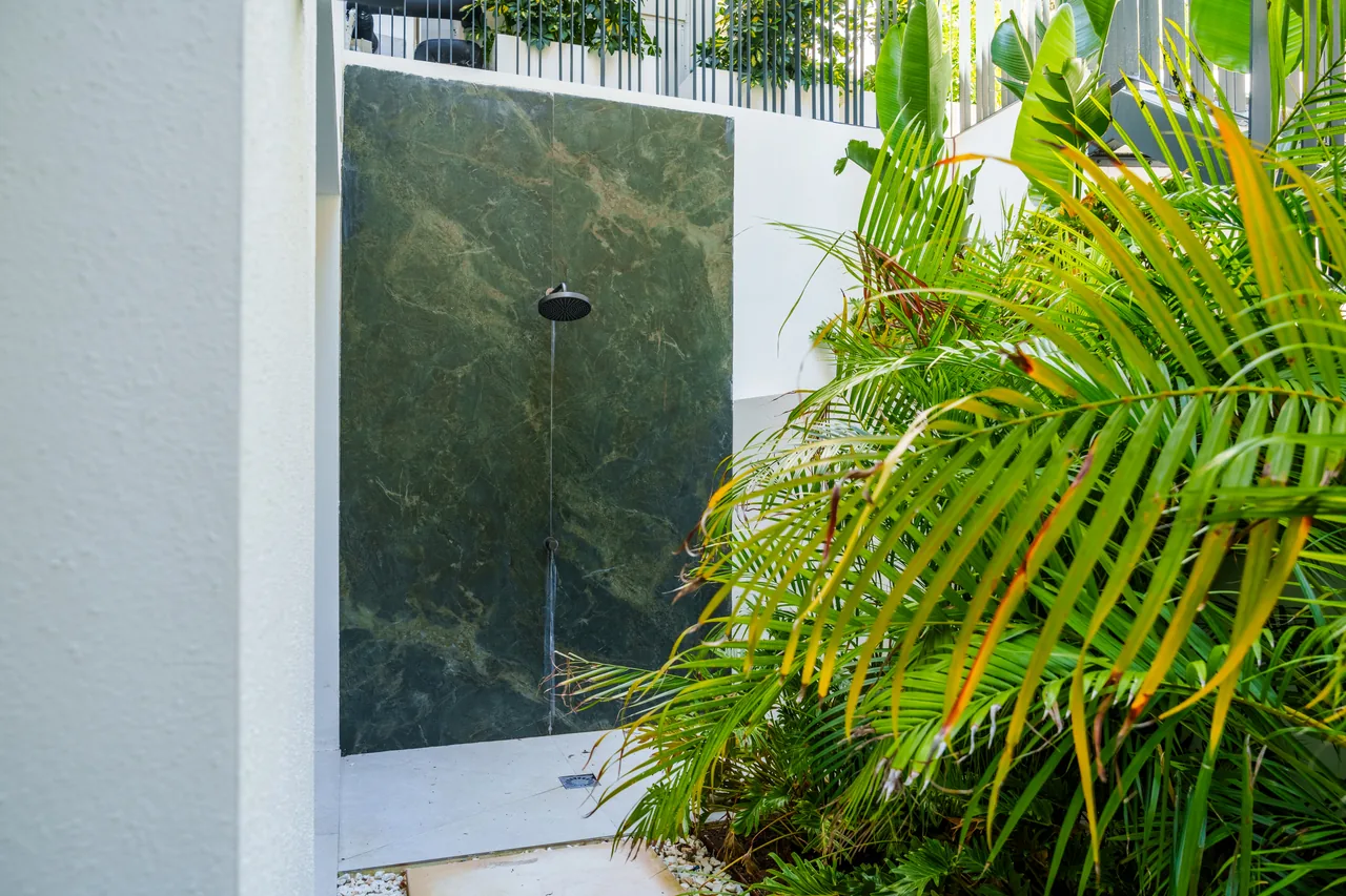 5-bedroom villa in Las Brisas with private pool and private garden — image 15