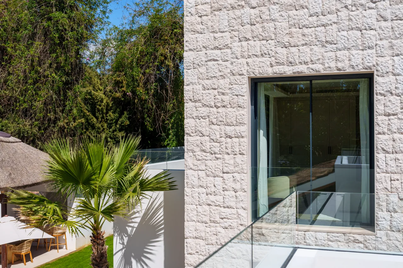5-bedroom villa in Las Brisas with private pool and private garden — image 19