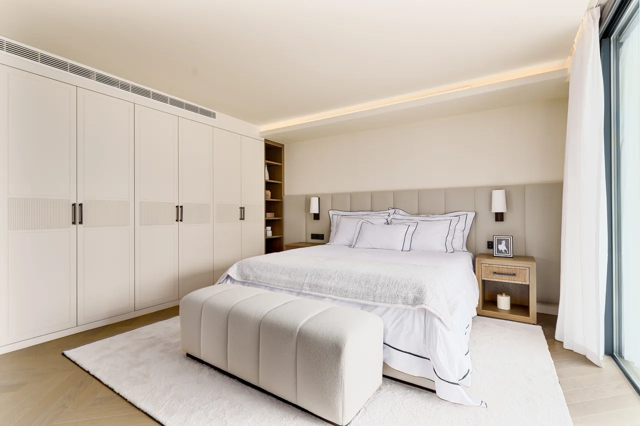 5-bedroom villa in Las Brisas with private pool and private garden — image 39