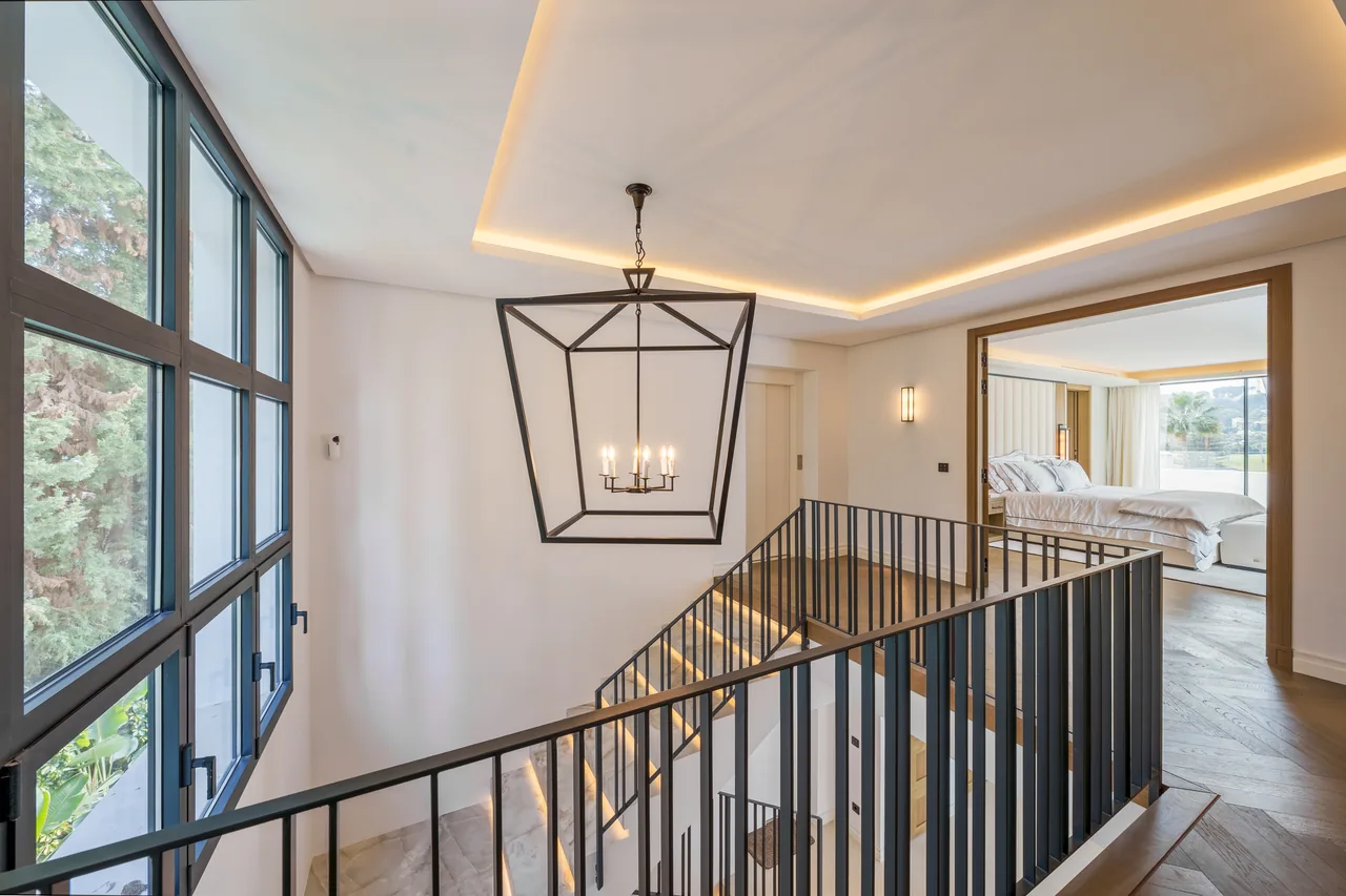 5-bedroom villa in Las Brisas with private pool and private garden — image 50