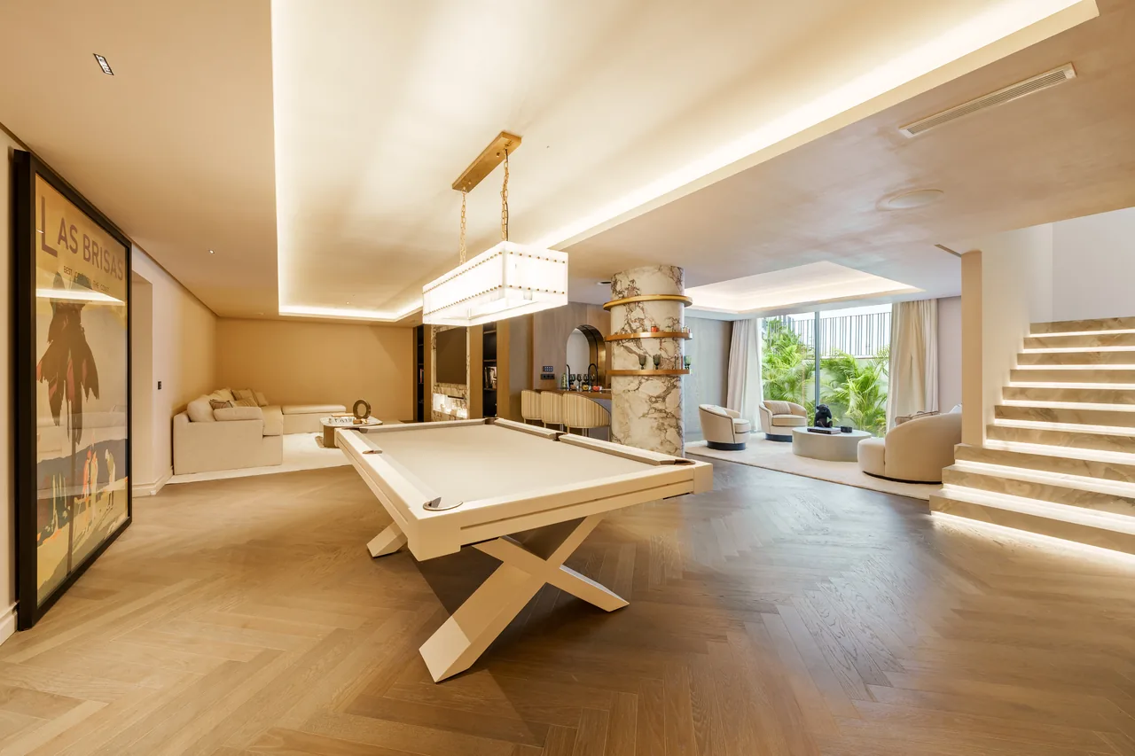 5-bedroom villa in Las Brisas with private pool and private garden — image 51