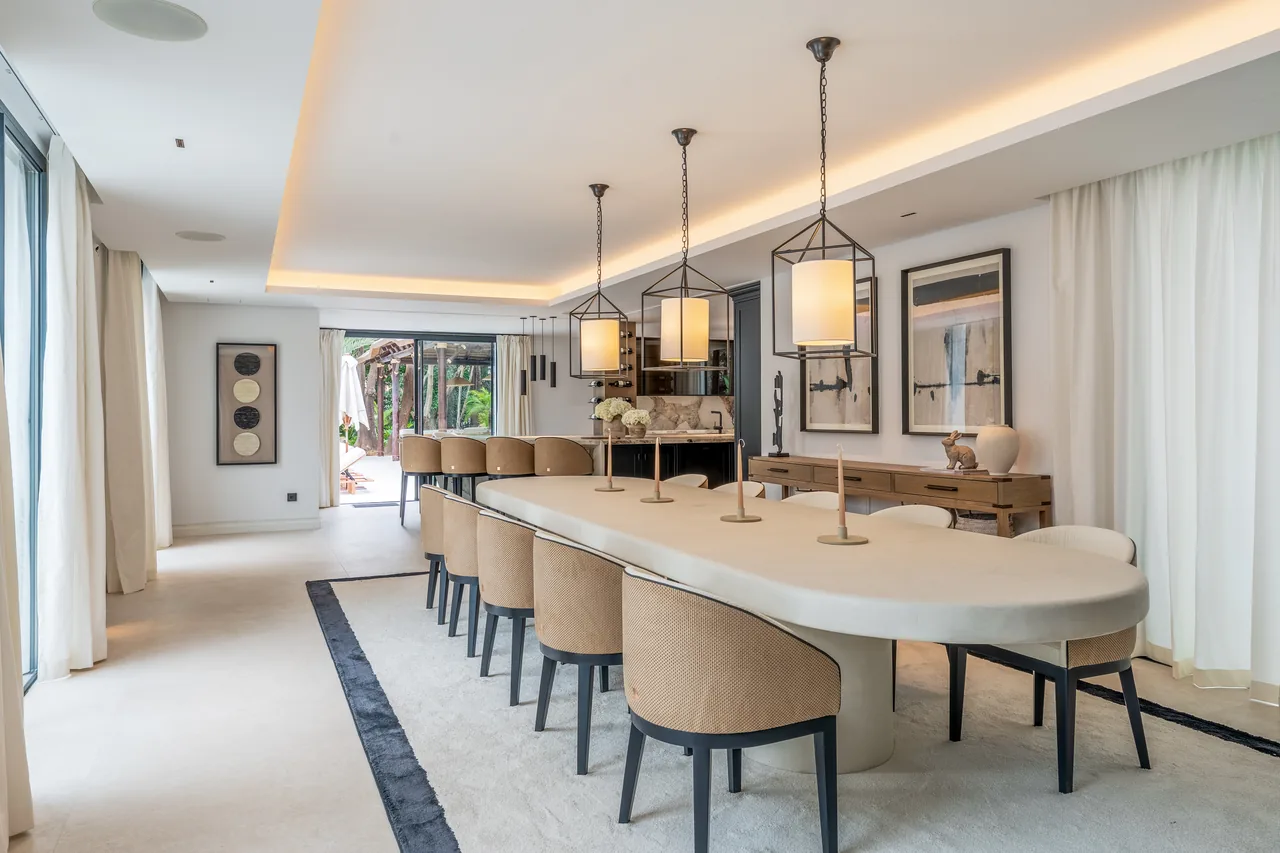 5-bedroom villa in Las Brisas with private pool and private garden — image 61