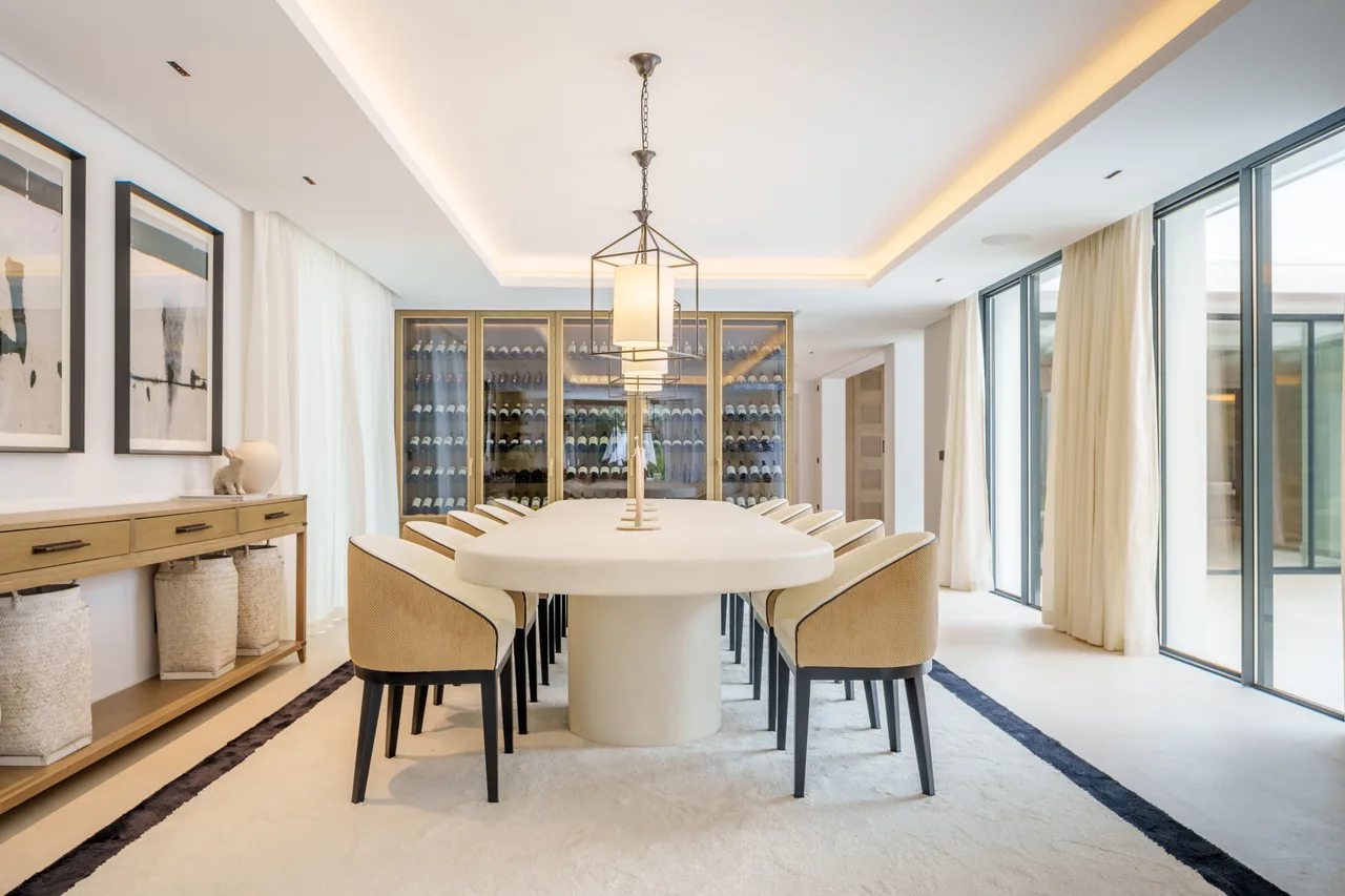 5-bedroom villa in Las Brisas with private pool and private garden — image 65