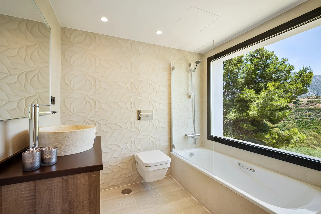 5-bedroom villa in Las Lomas de Nueva with private pool and private garden — image 14
