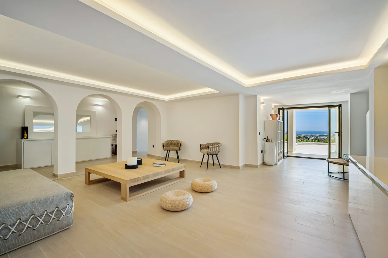 5-bedroom villa in Las Lomas de Nueva with private pool and private garden — image 17