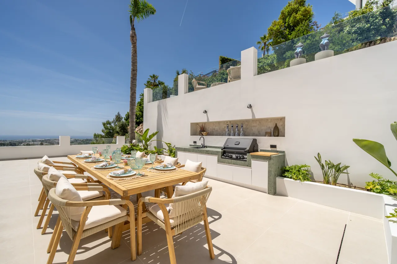 5-bedroom villa in Las Lomas de Nueva with private pool and private garden — image 19