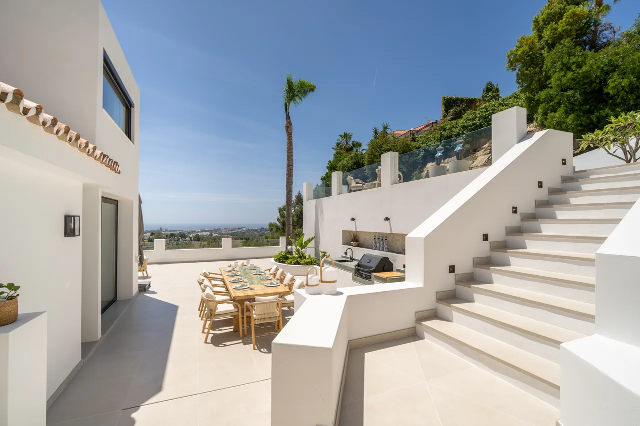 5-bedroom villa in Las Lomas de Nueva with private pool and private garden — image 20