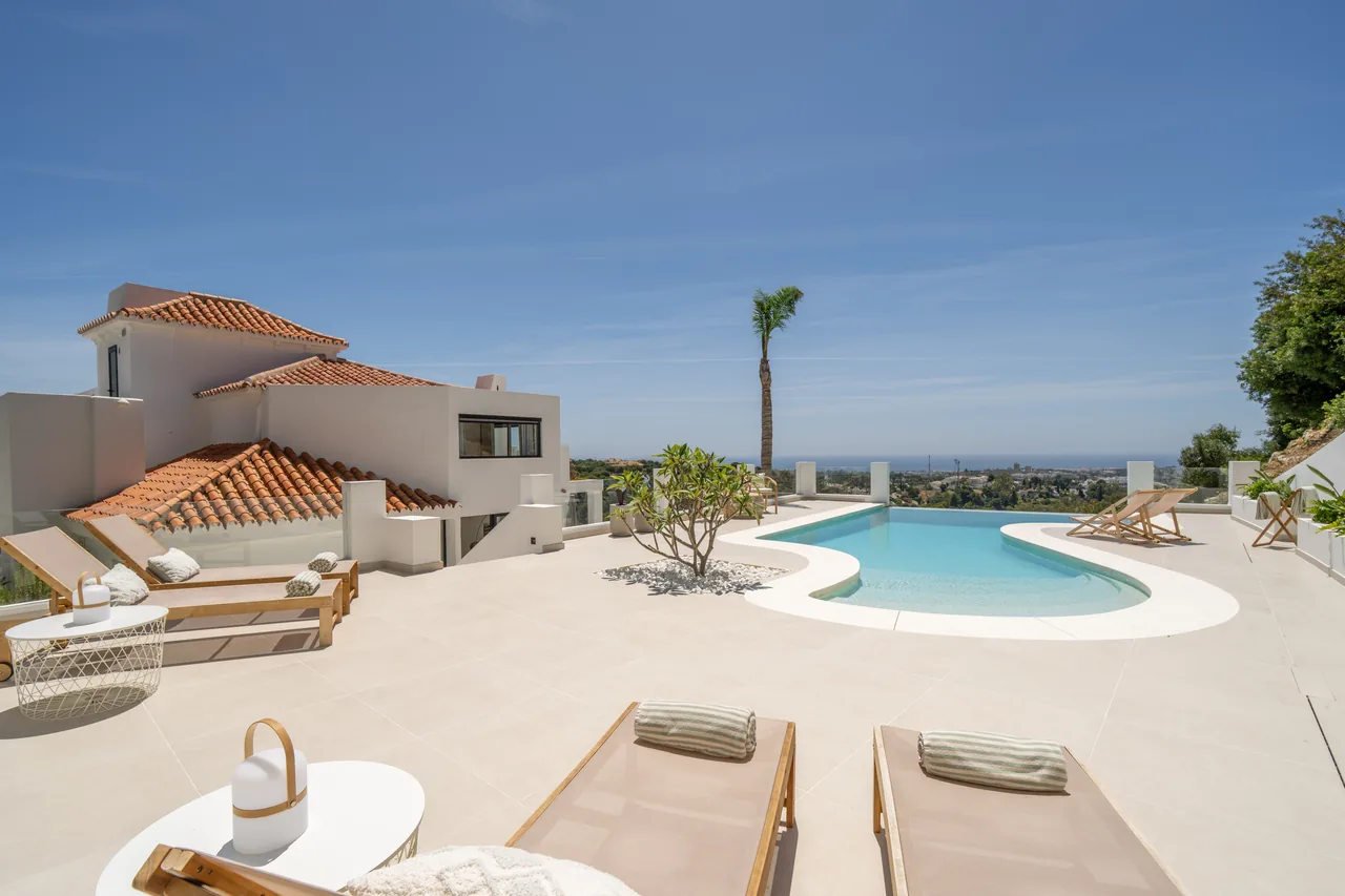5-bedroom villa in Las Lomas de Nueva with private pool and private garden — image 28