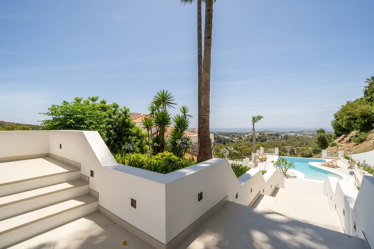 5-bedroom villa in Las Lomas de Nueva with private pool and private garden — image 29