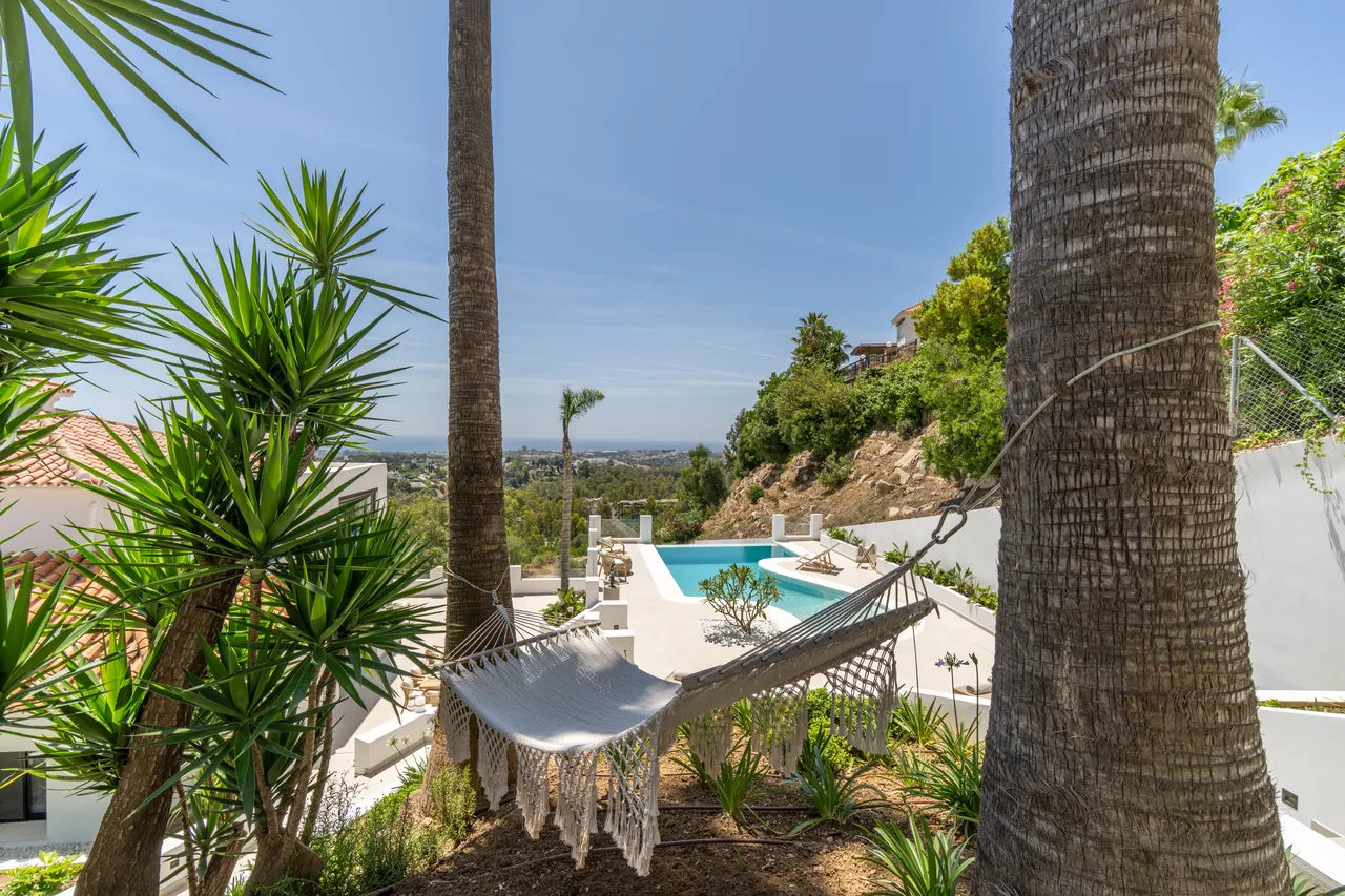 5-bedroom villa in Las Lomas de Nueva with private pool and private garden — image 30