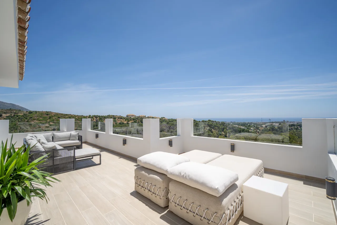5-bedroom villa in Las Lomas de Nueva with private pool and private garden — image 36