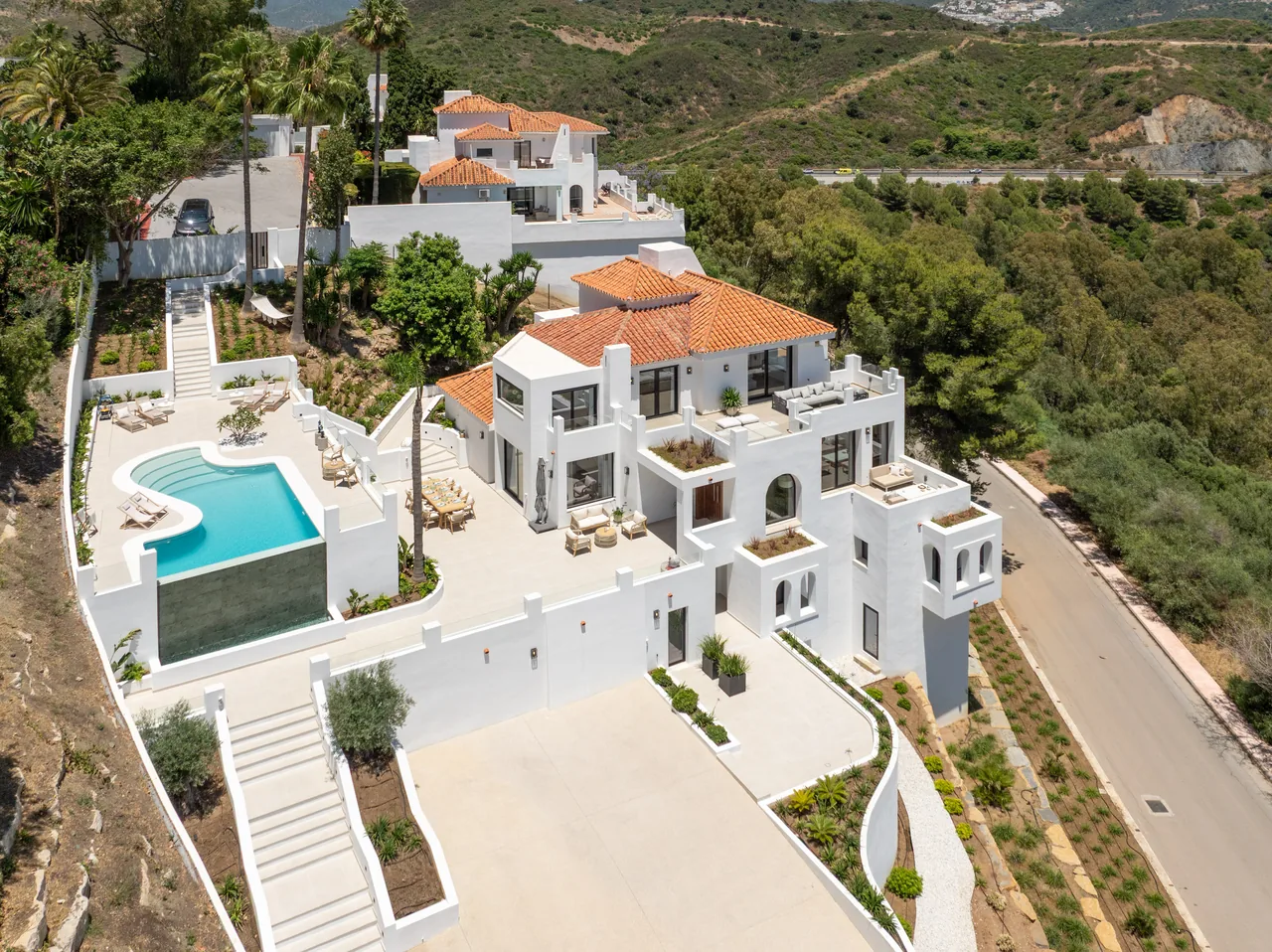5-bedroom villa in Las Lomas de Nueva with private pool and private garden — image 39