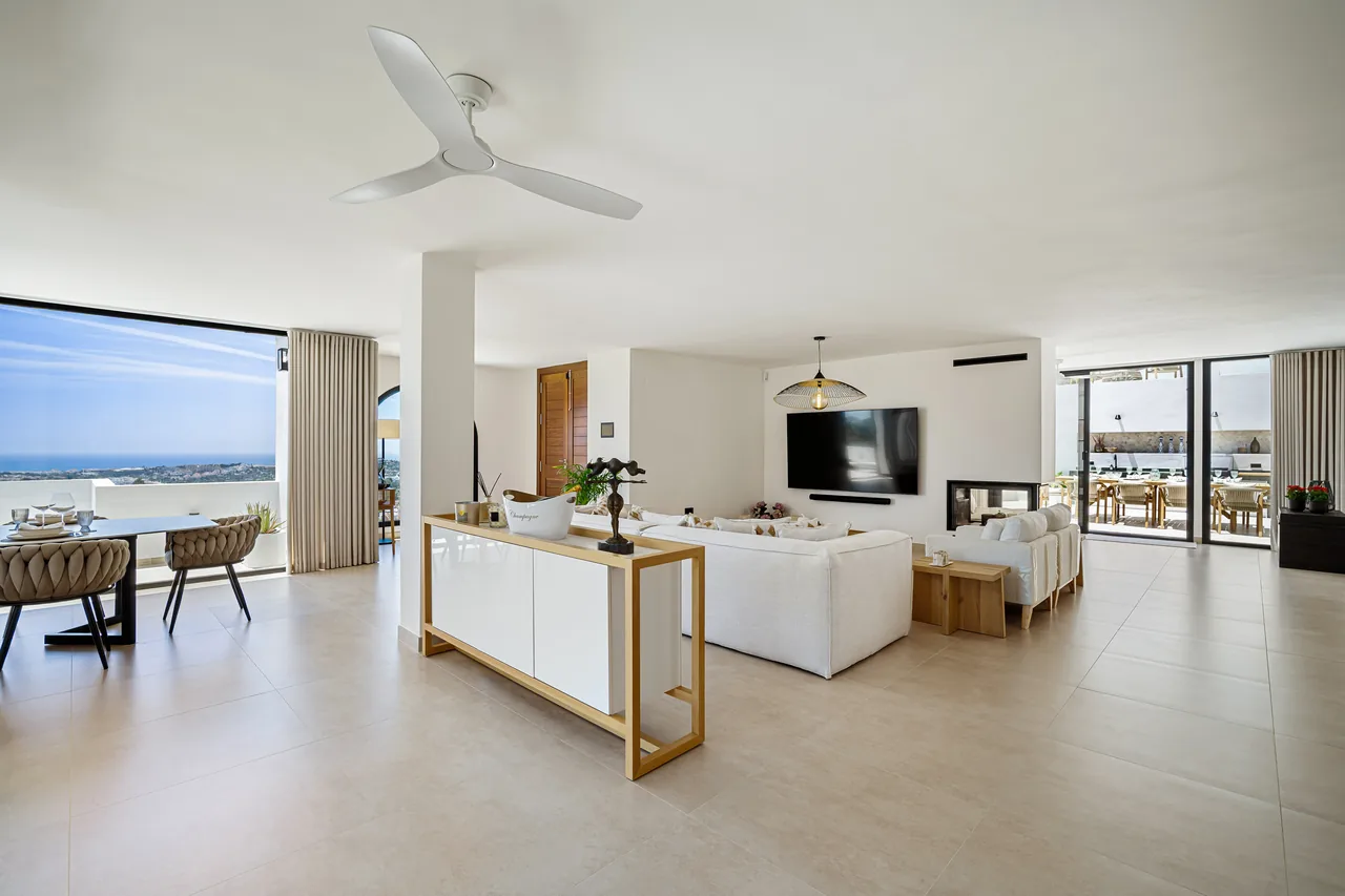 5-bedroom villa in Las Lomas de Nueva with private pool and private garden — image 50