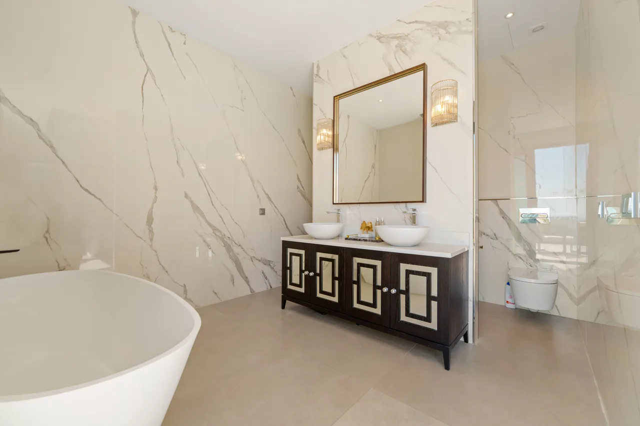 6-bedroom villa in La Quinta with private pool and private garden — image 30