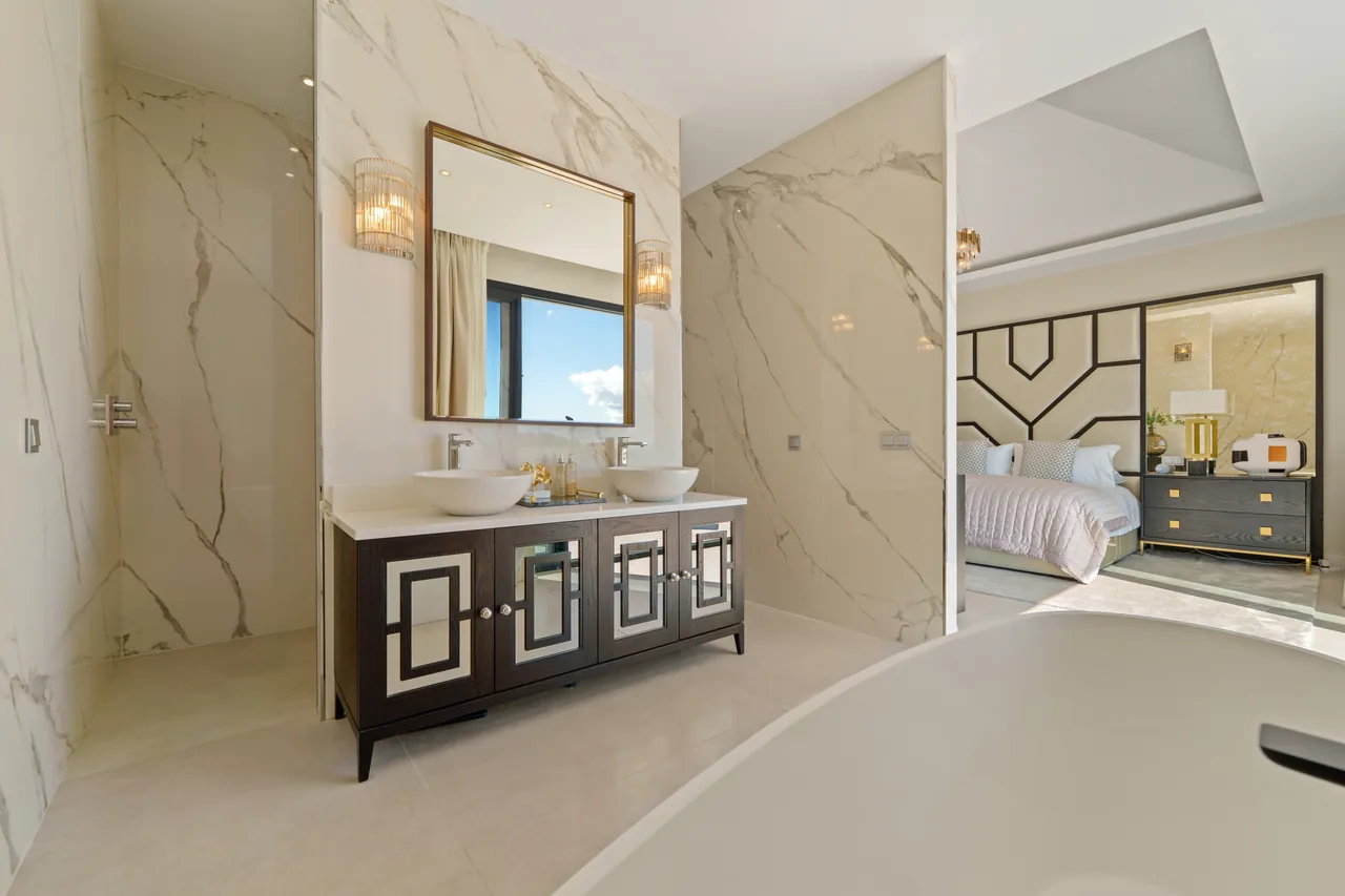 6-bedroom villa in La Quinta with private pool and private garden — image 31