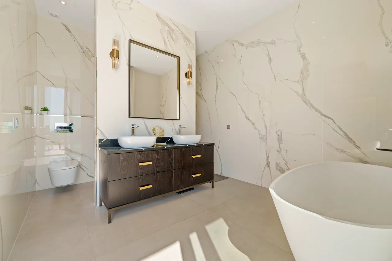 6-bedroom villa in La Quinta with private pool and private garden — image 35