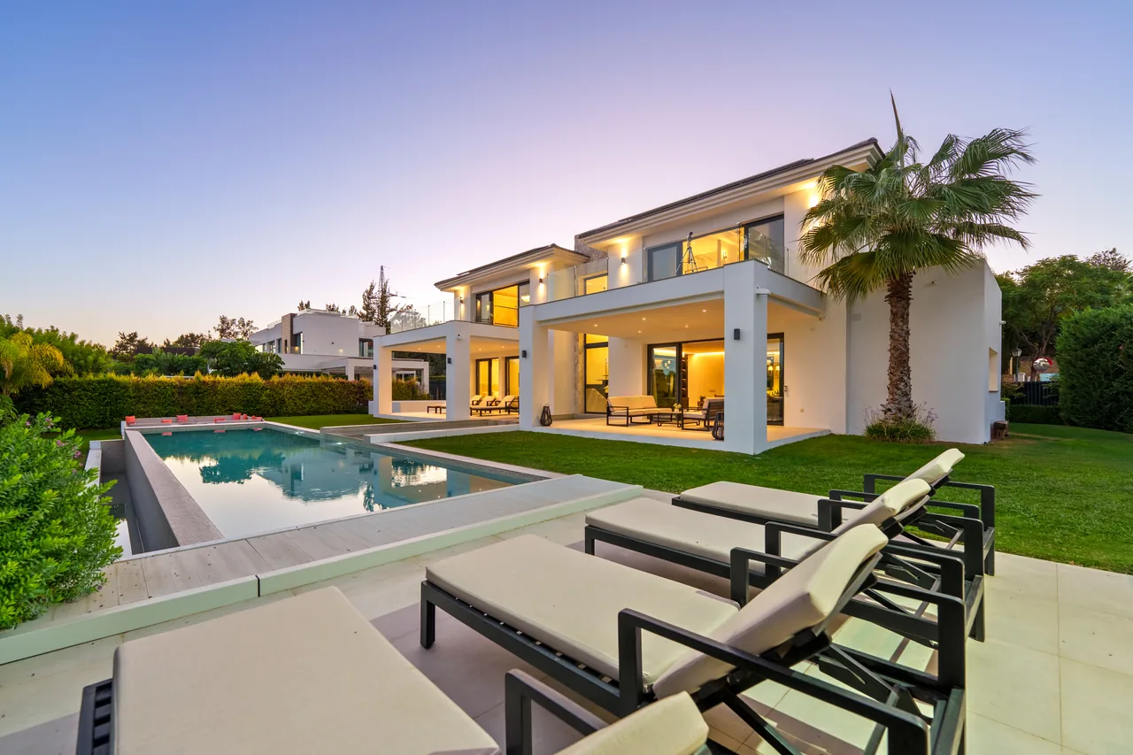 6-bedroom villa in La Quinta with private pool and private garden — image 50