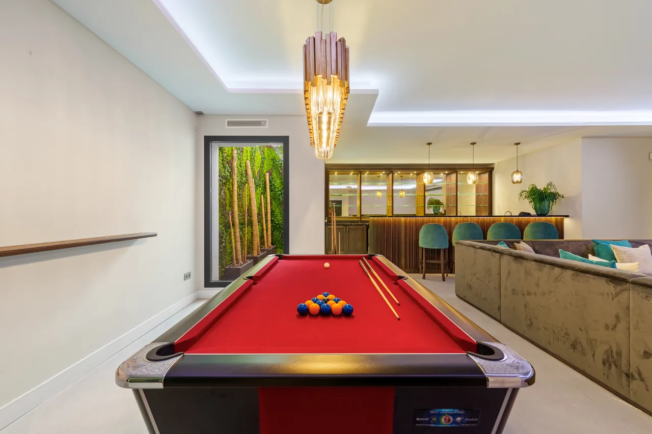 6-bedroom villa in La Quinta with private pool and private garden — image 60