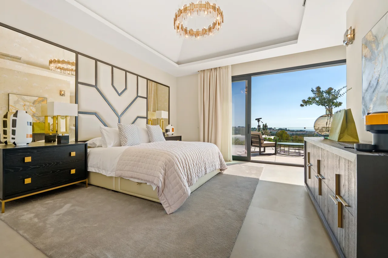 6-bedroom villa in La Quinta with private pool and private garden — image 85