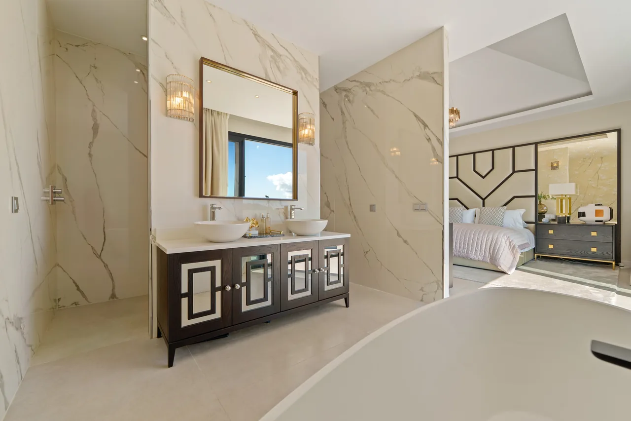 6-bedroom villa in La Quinta with private pool and private garden — image 89