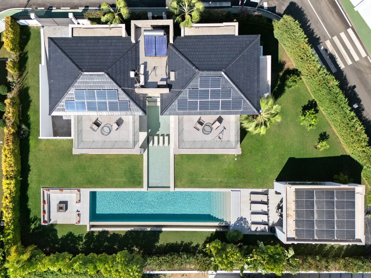 6-bedroom villa in La Quinta with private pool and private garden — image 99