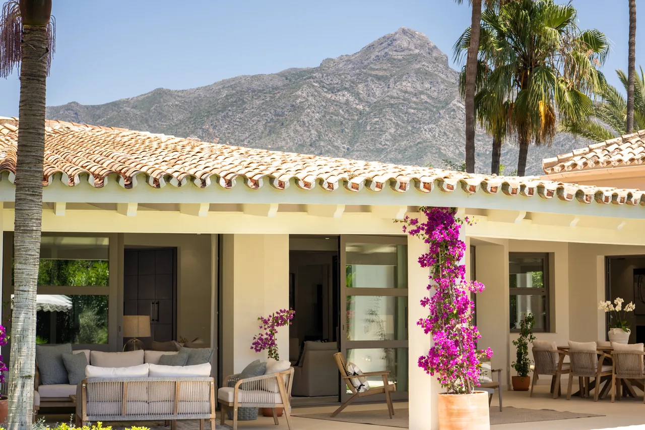 5-bedroom villa in La Cerquilla with private pool and private garden — image 6