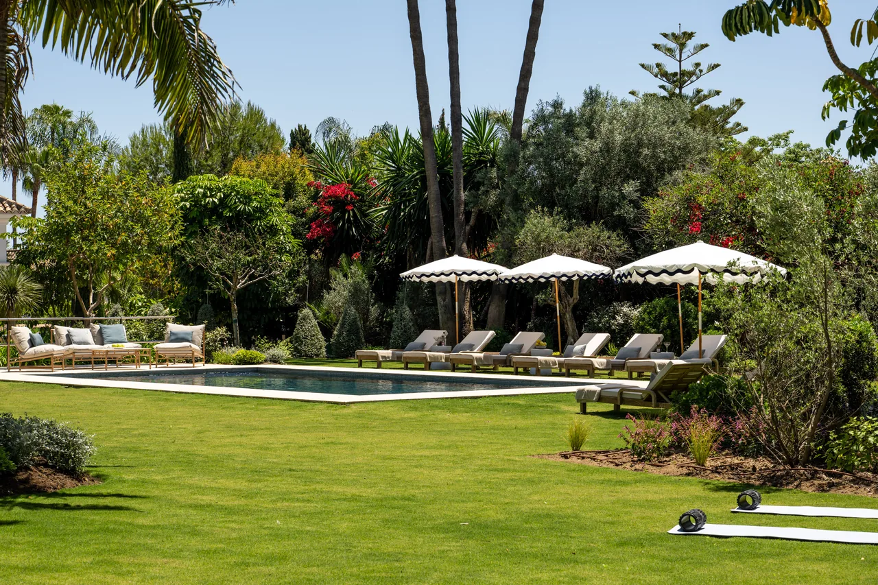 5-bedroom villa in La Cerquilla with private pool and private garden — image 7