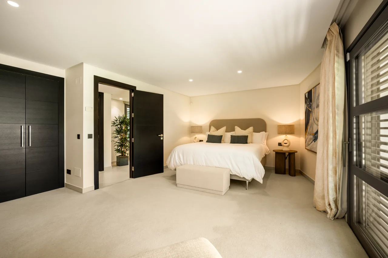 5-bedroom villa in La Cerquilla with private pool and private garden — image 12