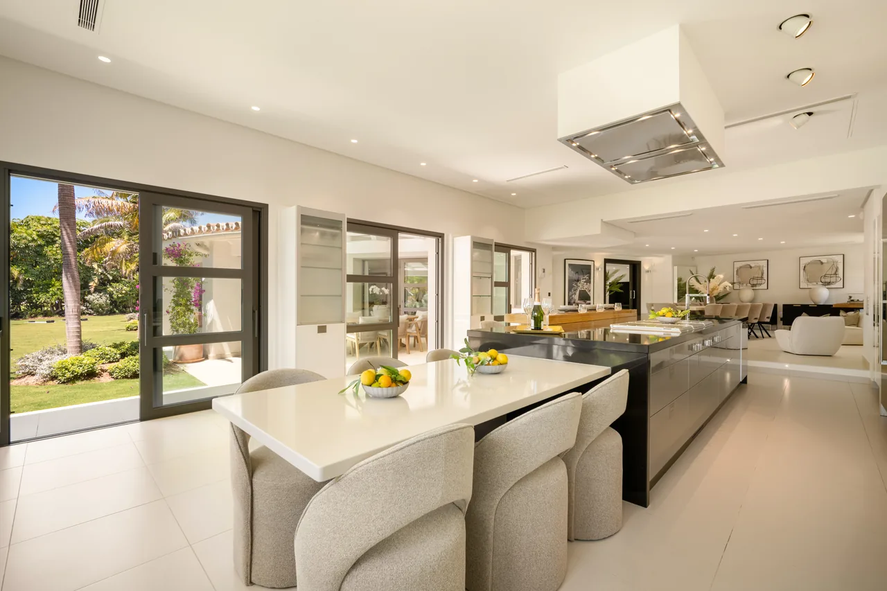 5-bedroom villa in La Cerquilla with private pool and private garden — image 25