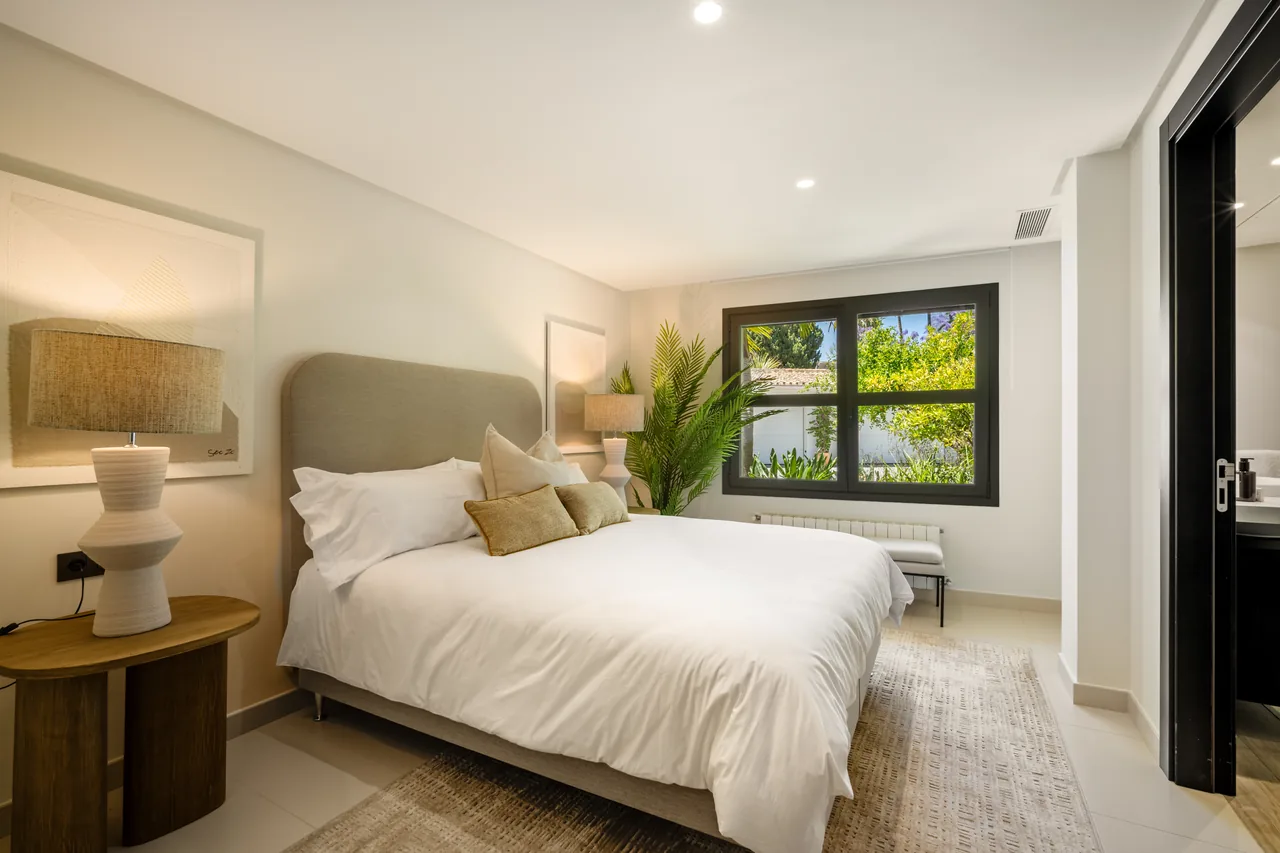 5-bedroom villa in La Cerquilla with private pool and private garden — image 30
