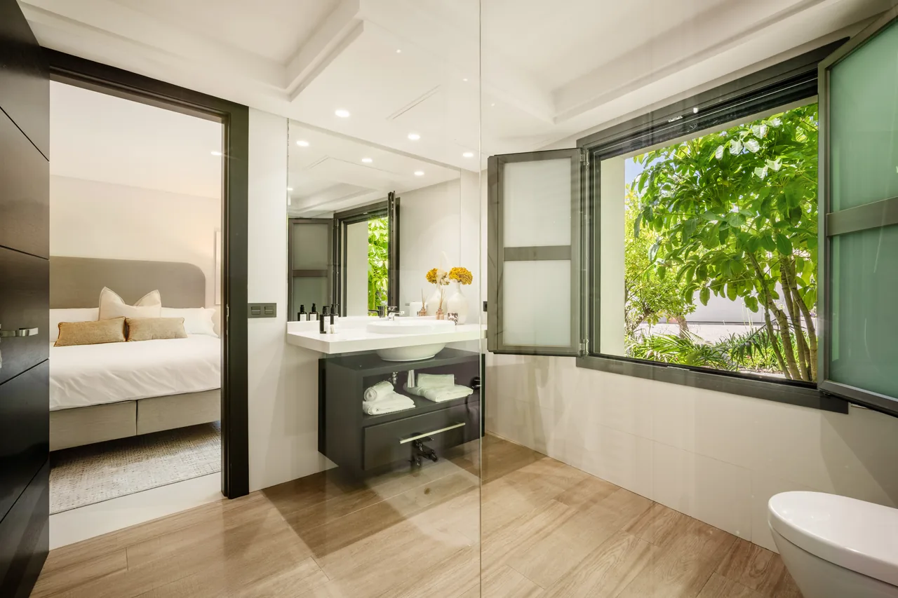 5-bedroom villa in La Cerquilla with private pool and private garden — image 31