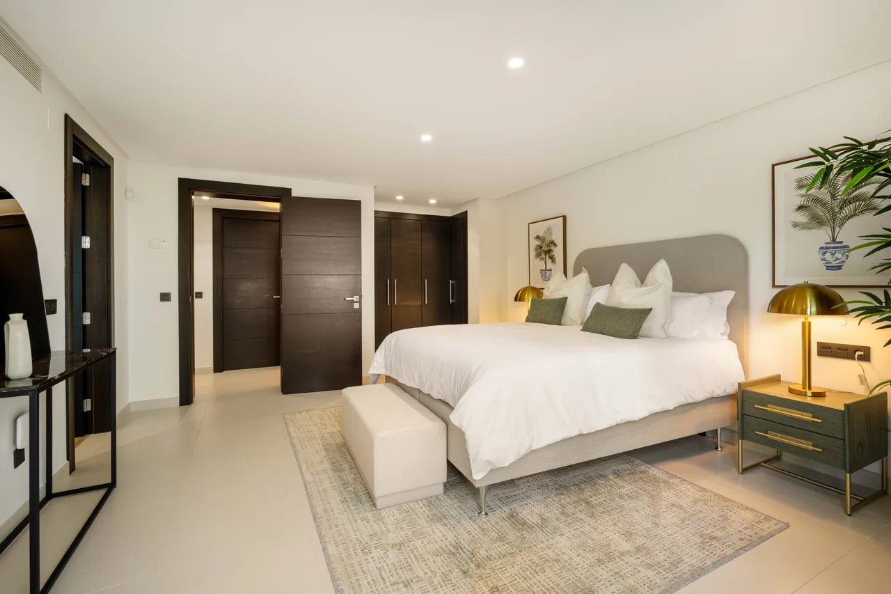 5-bedroom villa in La Cerquilla with private pool and private garden — image 33