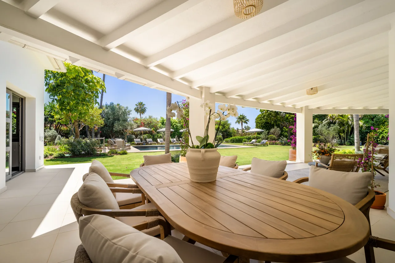 5-bedroom villa in La Cerquilla with private pool and private garden — image 36