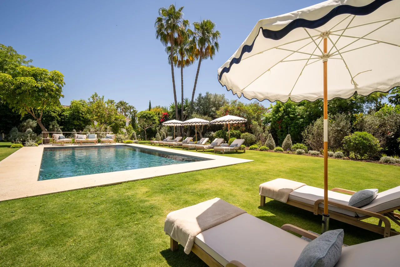 5-bedroom villa in La Cerquilla with private pool and private garden — image 42