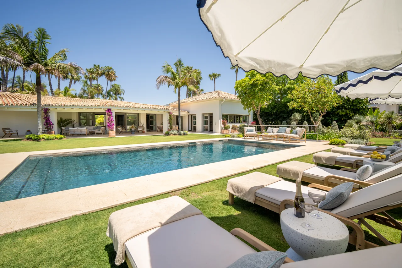 5-bedroom villa in La Cerquilla with private pool and private garden — image 43