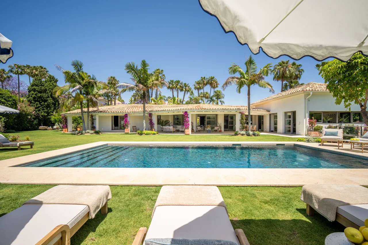 5-bedroom villa in La Cerquilla with private pool and private garden — image 44