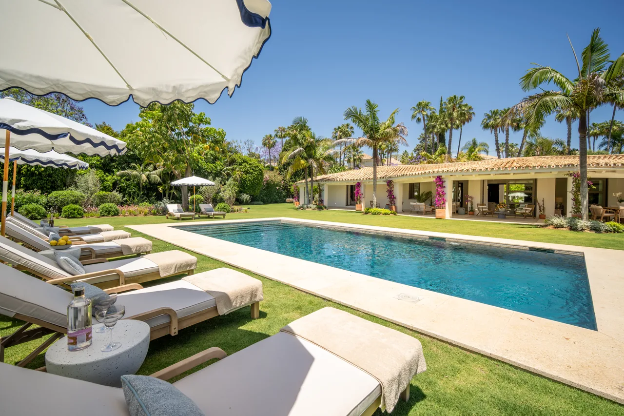 5-bedroom villa in La Cerquilla with private pool and private garden — image 45