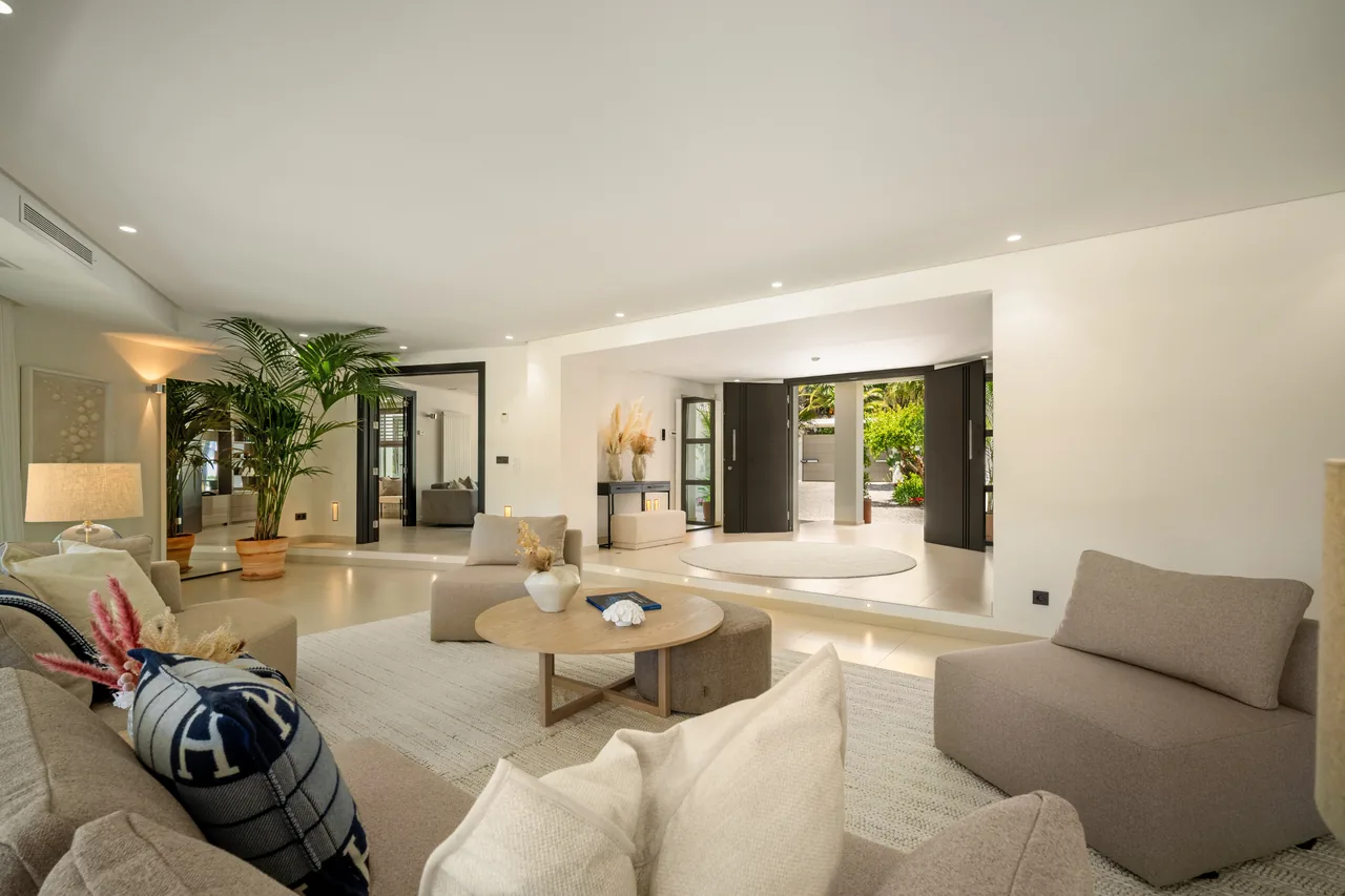 5-bedroom villa in La Cerquilla with private pool and private garden — image 49